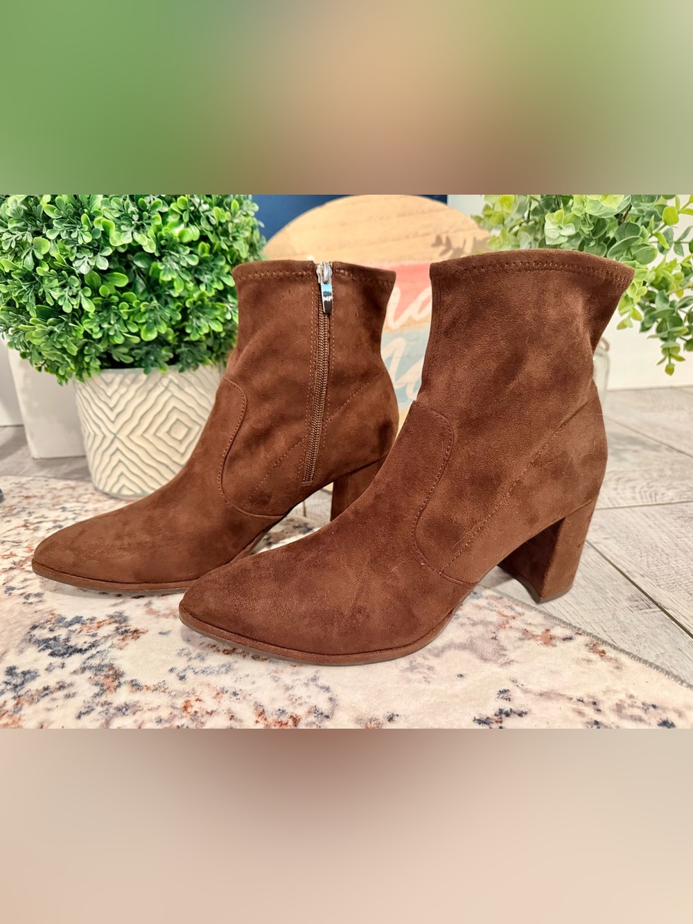 Marc Fisher MFLUKIE Brown Ankle Boots 9.5